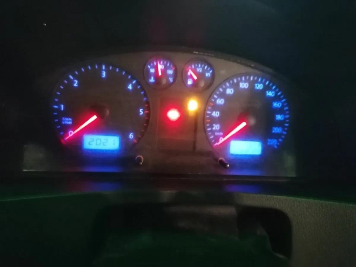 Volkswagen Transporter 2005 - Image 2