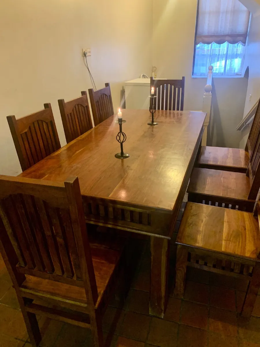 Dining table and 8 Dining Chairs - Image 2