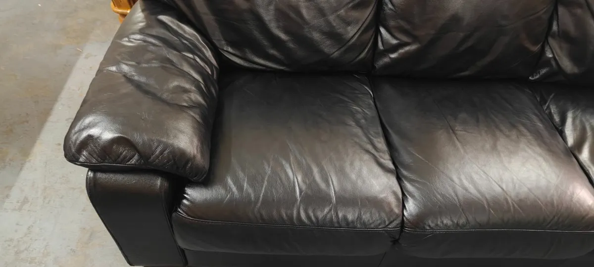 3+1 Black Leather Suite - Image 3