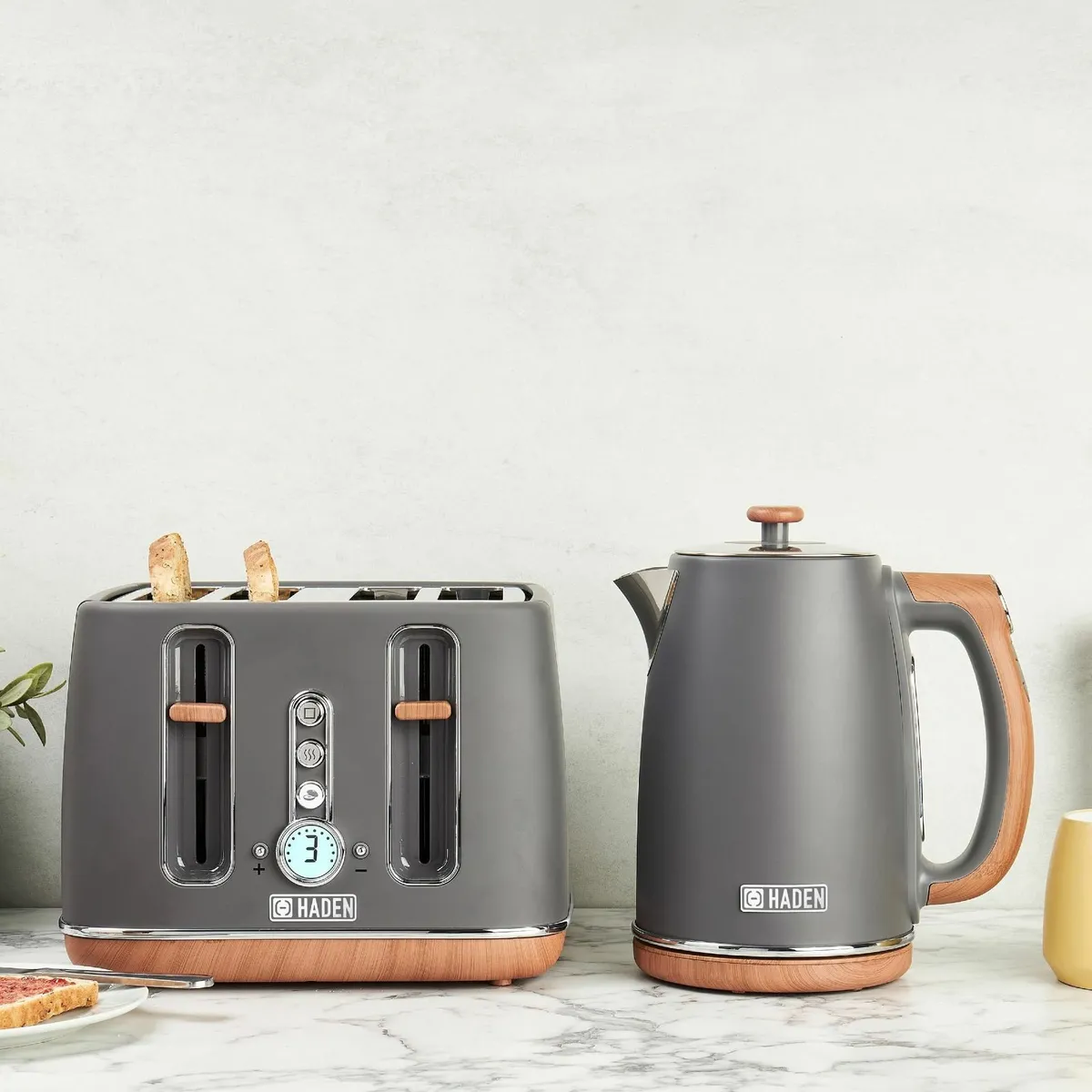 Dorchester Grey Toaster 4 Slice - Variable - Image 2