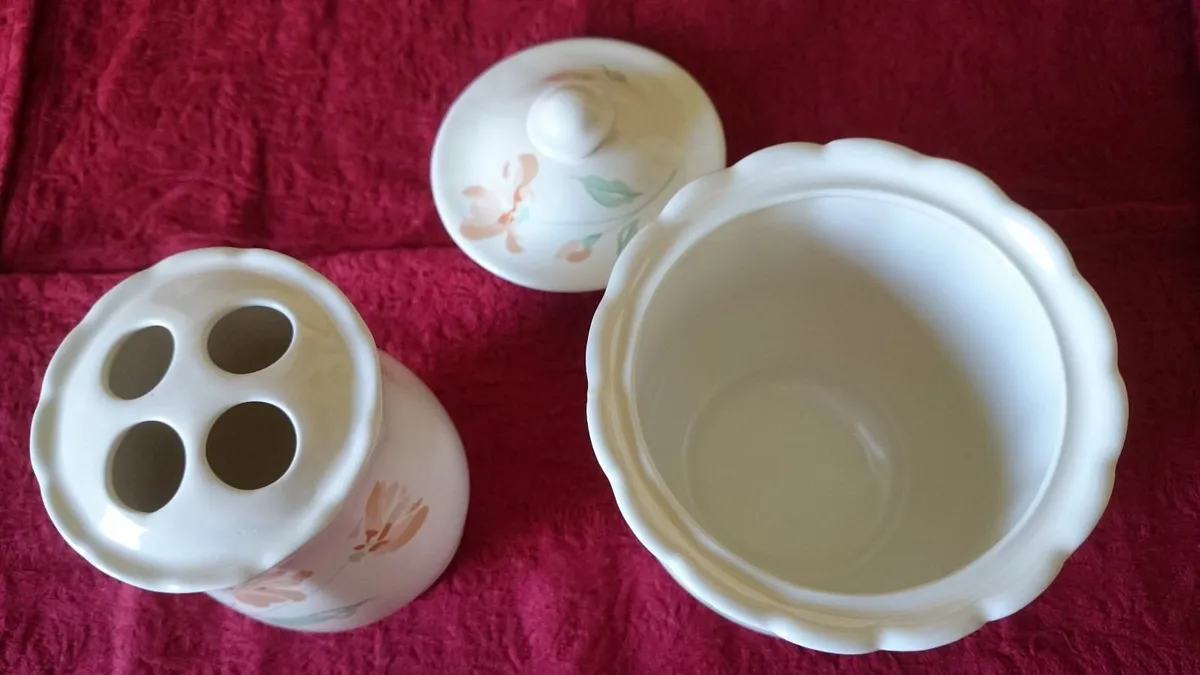 Boots England Poppy Vase & Trinket Bowl With Lid - Image 3