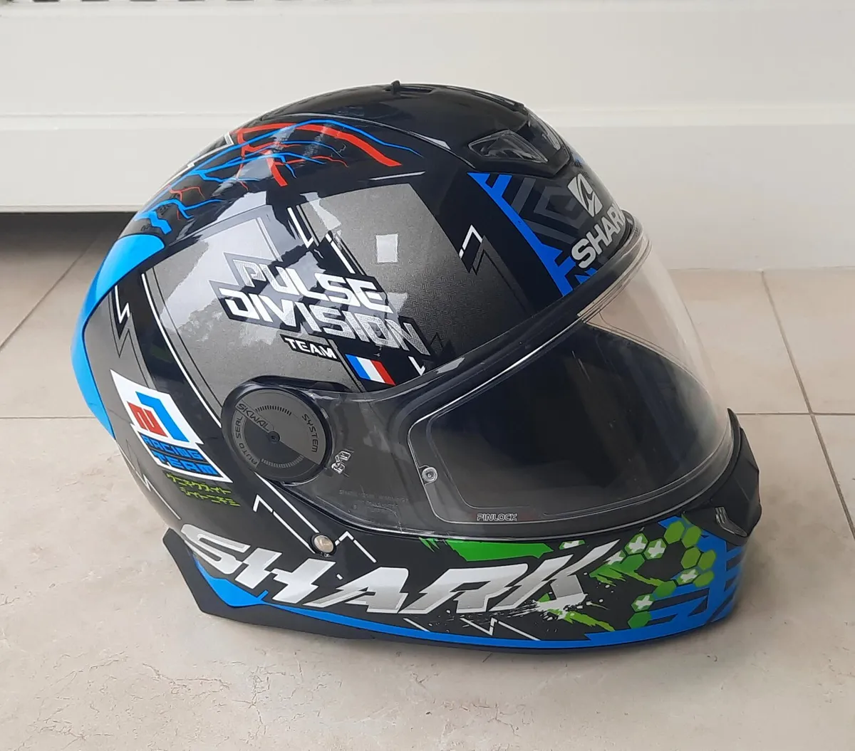SHARK Motorcycle helmet    XL - Image 1