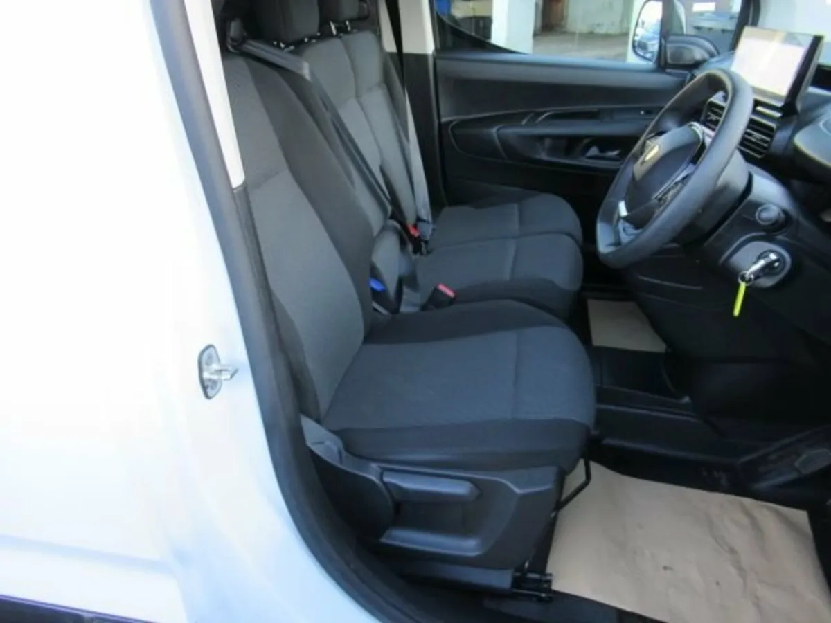 1.5 BlueHDi 1000 Asphalt Standard Panel Van 5dr Di - Image 3