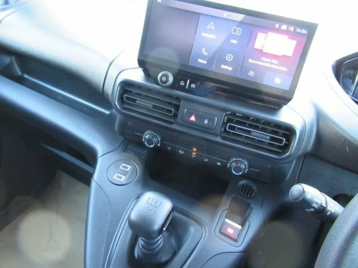 1.5 BlueHDi 1000 Asphalt Standard Panel Van 5dr Di - Image 4