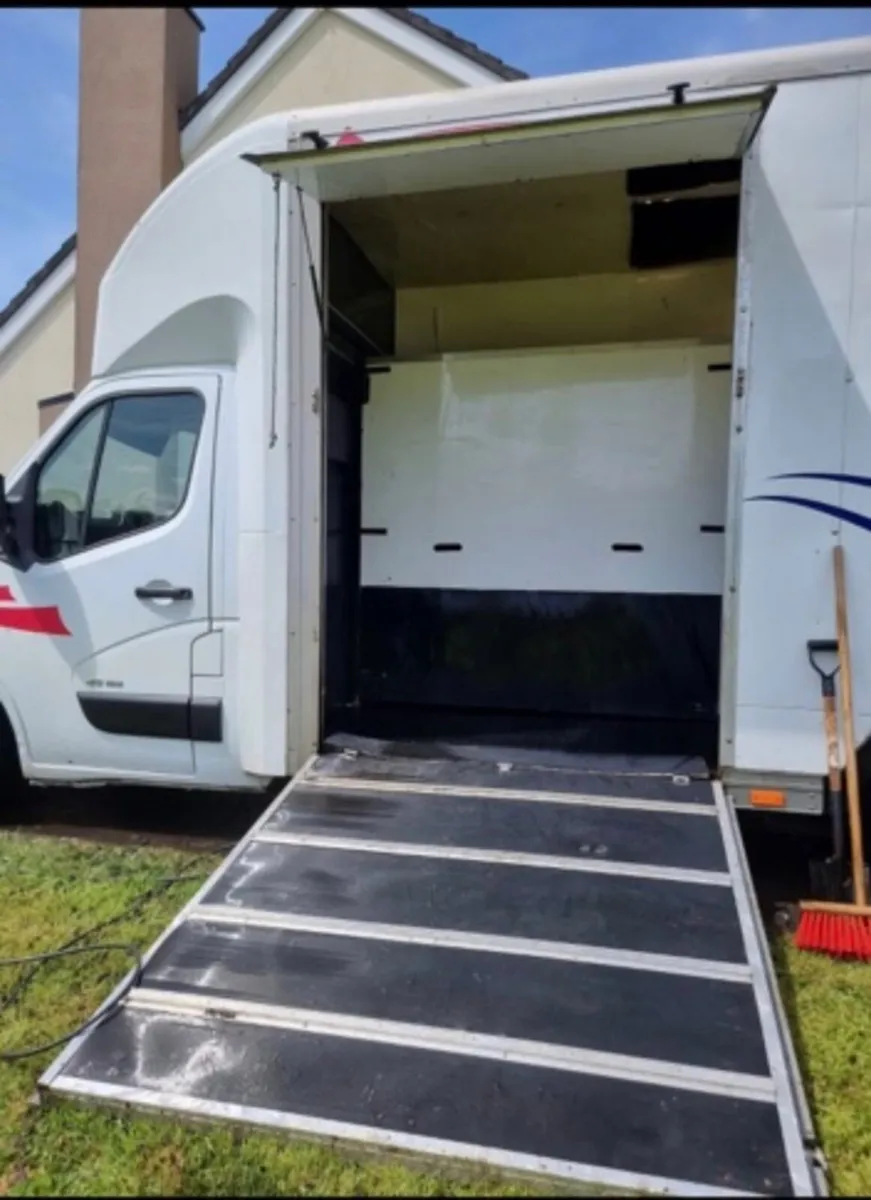 Horse van / horse lorry - Image 4