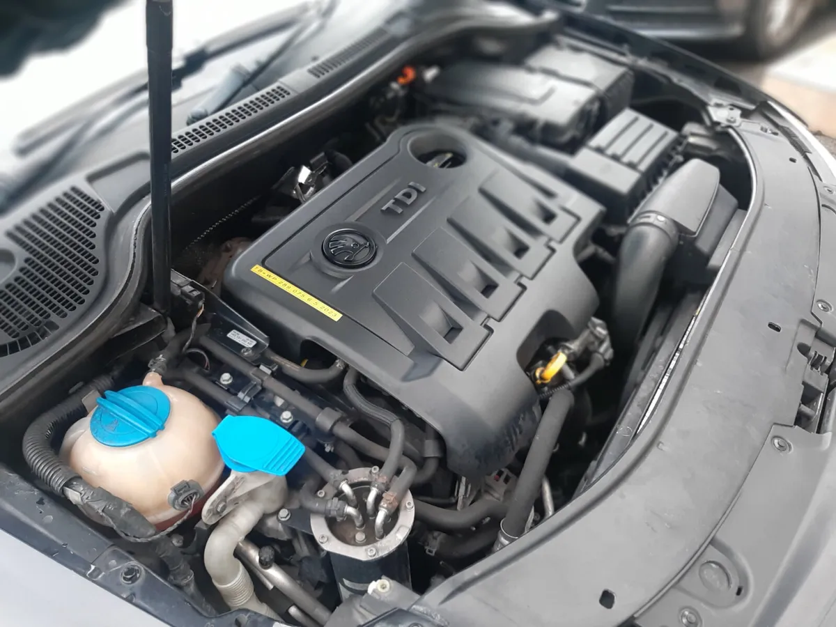 SKODA SUPERB 2014 2.O TDI AUTOMATIC - Image 4