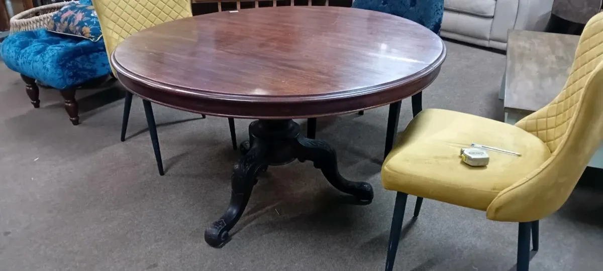 Antique Mahogany Tilt Top Table