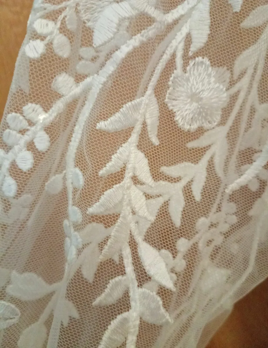 Wedding dress - Image 2