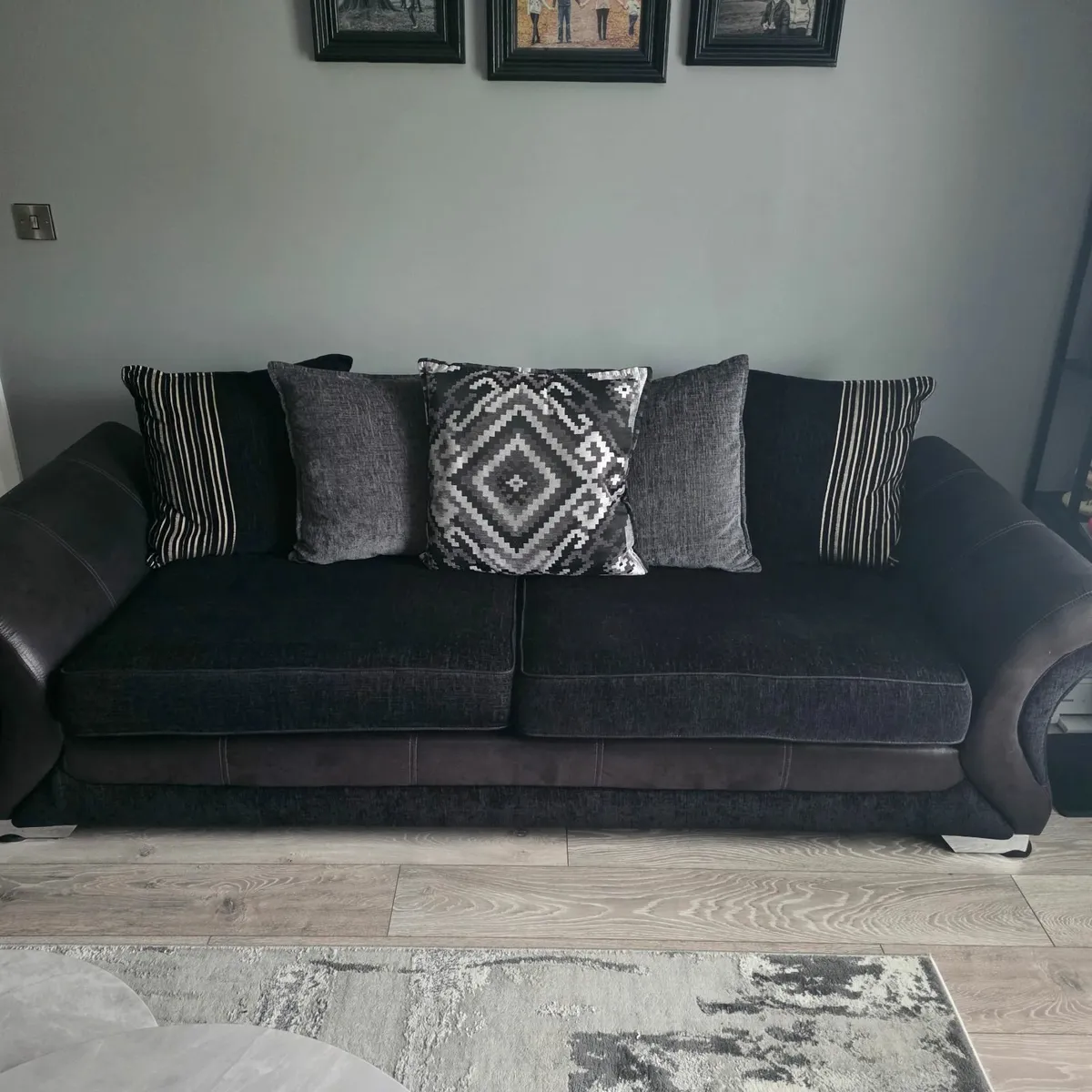 Good condition  4 seater and 2 seater sofas - Image 2