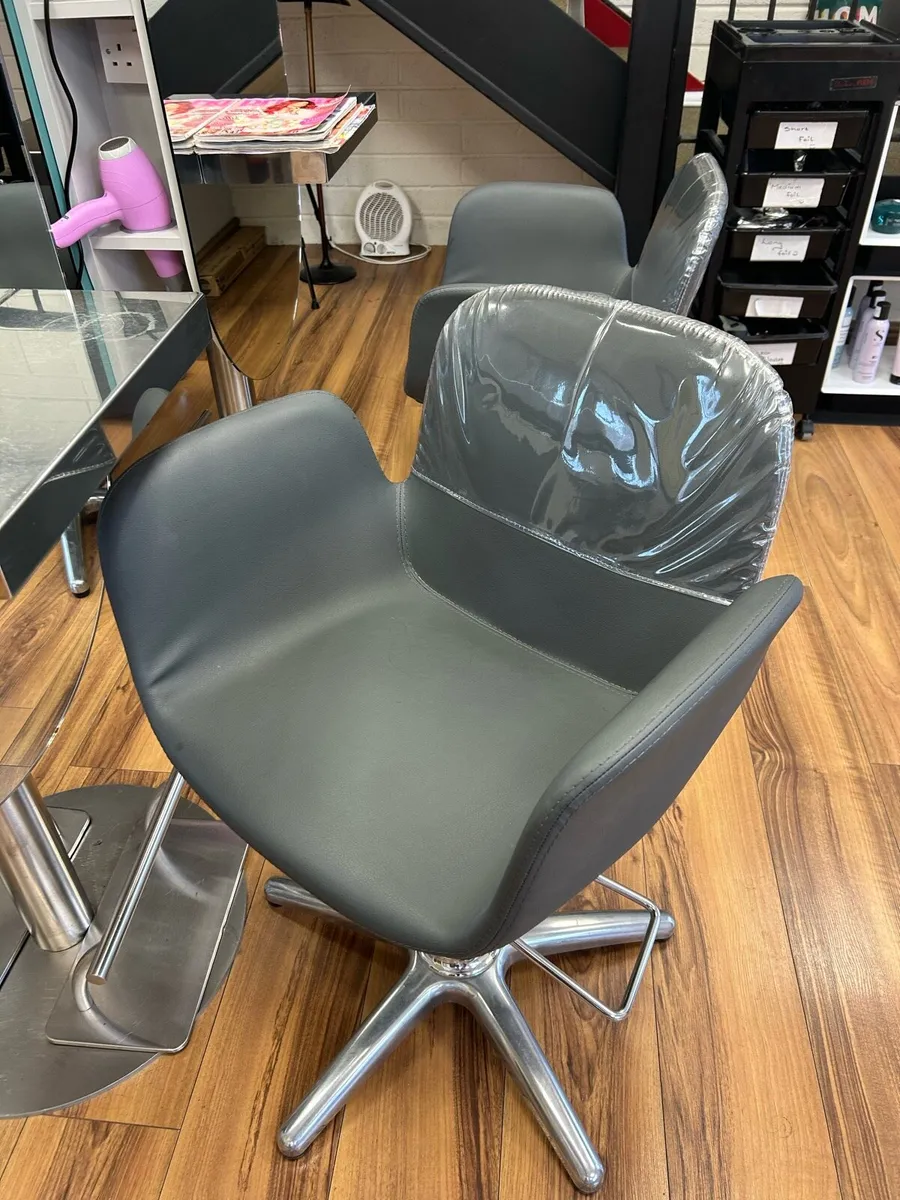 Hair salon furniture - Image 3