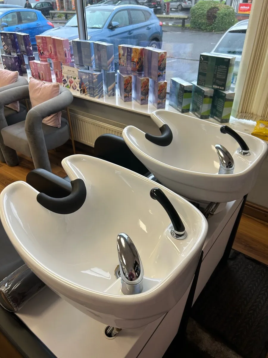 Hair salon furniture - Image 3