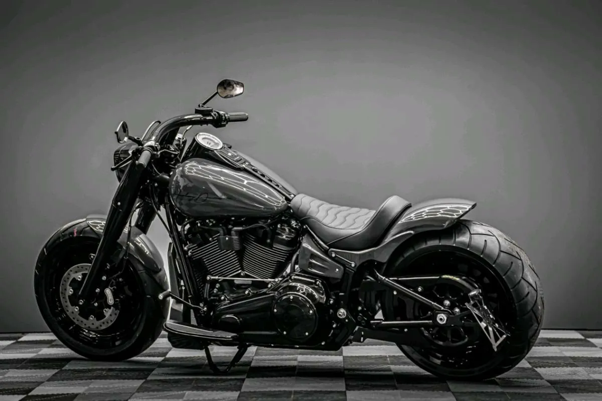2 HARLEY DAVIDSON FAT BOY MODELS 🖤 - Image 2