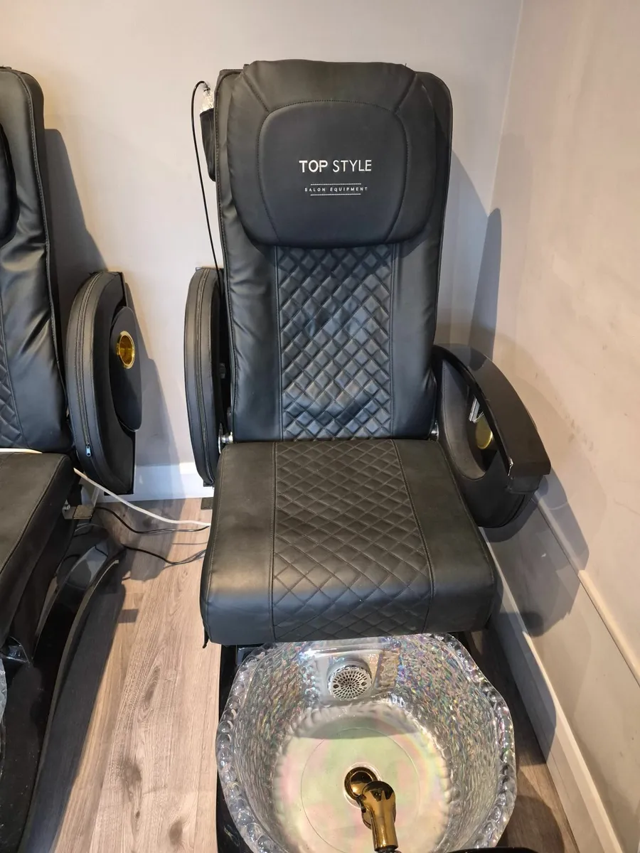 Pedicure chairs - Image 1