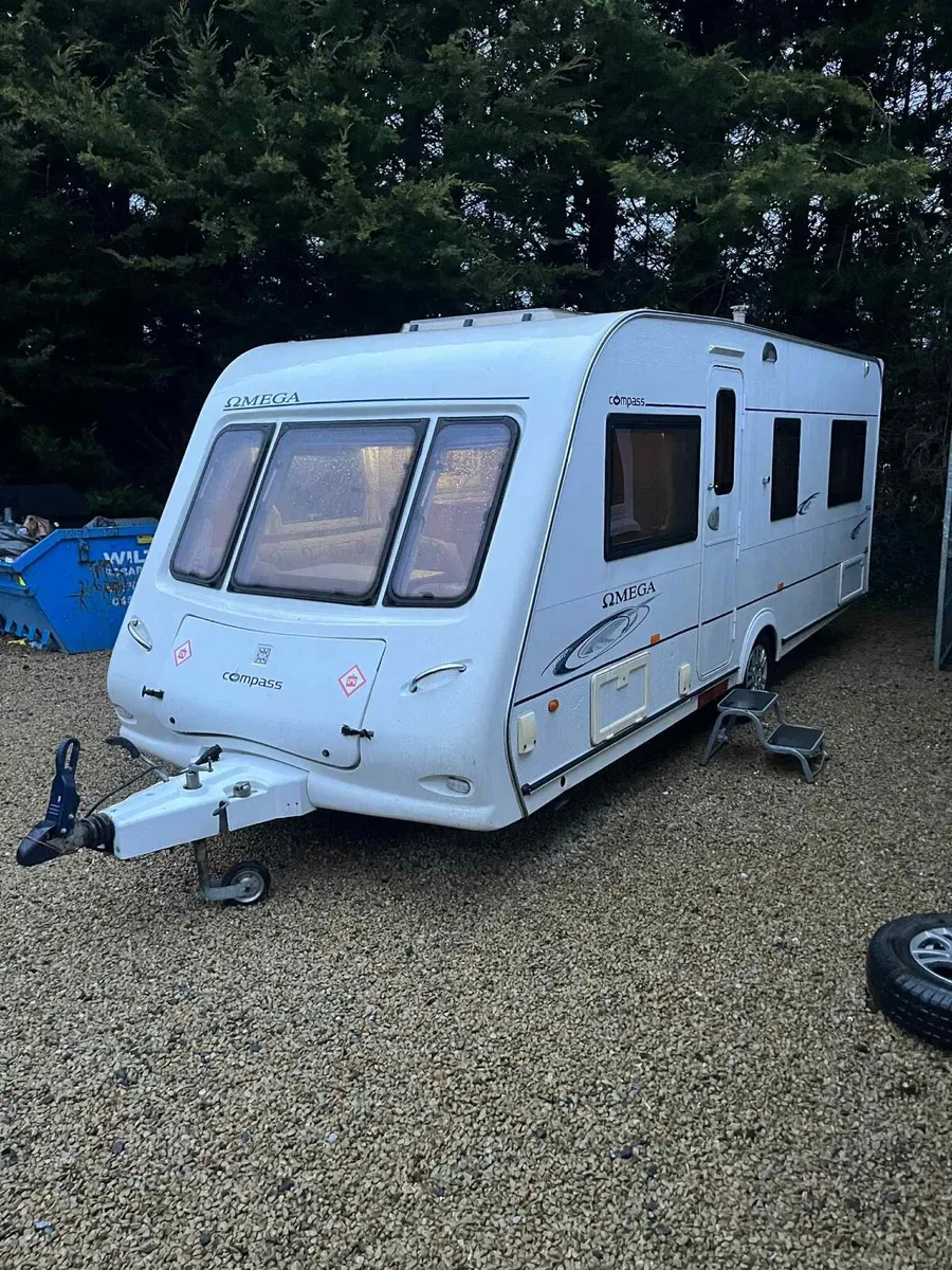 2009 Compass 4 Berth Fixed Bed Caravan - Image 1