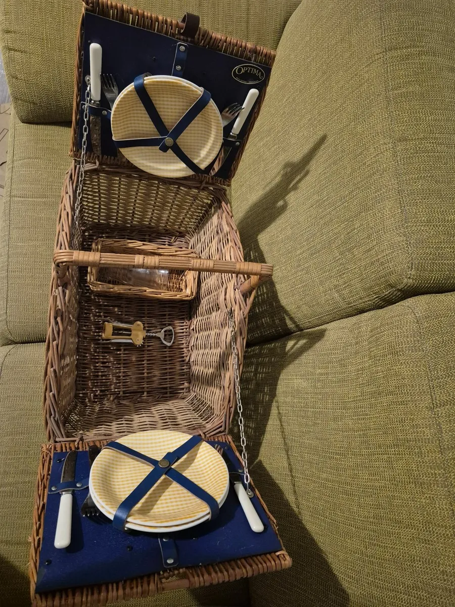 Picnic Basket - Image 4