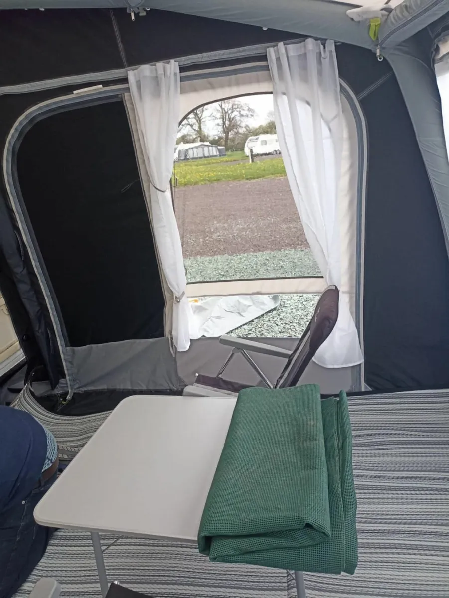 4 Berth Caravan - Image 3