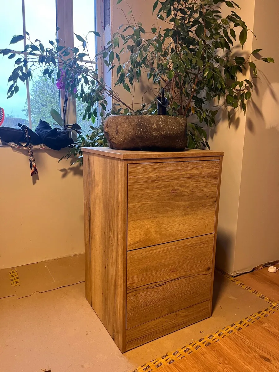 Freestanding sink and unit - Image 1