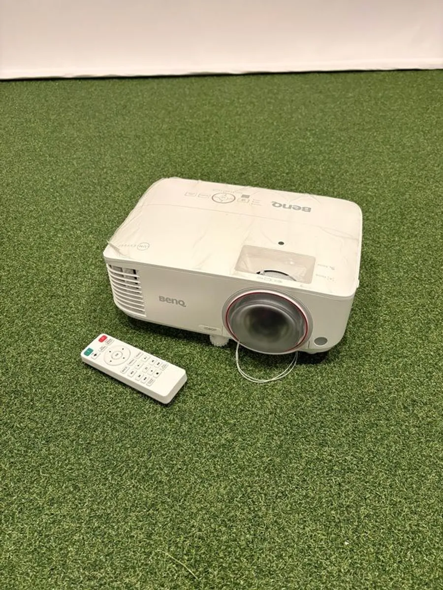 BenQ Th671st Projector - Image 1