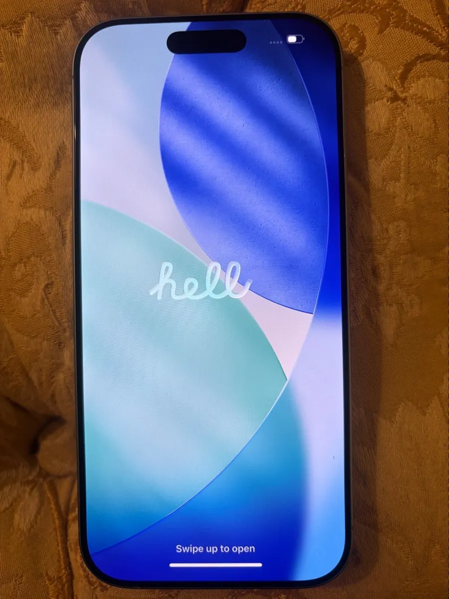 i PHONE 17 🤳 - Image 1