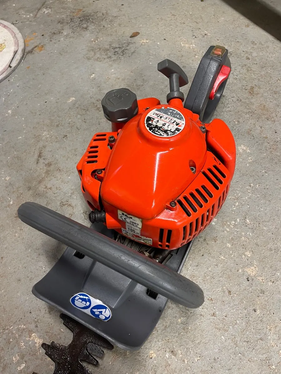 Oleo-Mac hedge cutter - Image 2