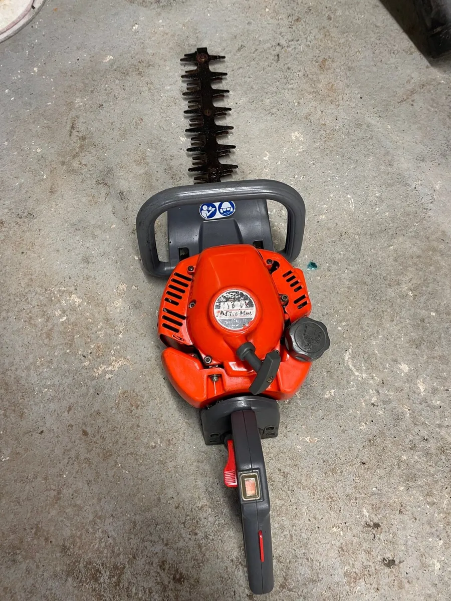 Oleo-Mac hedge cutter - Image 1