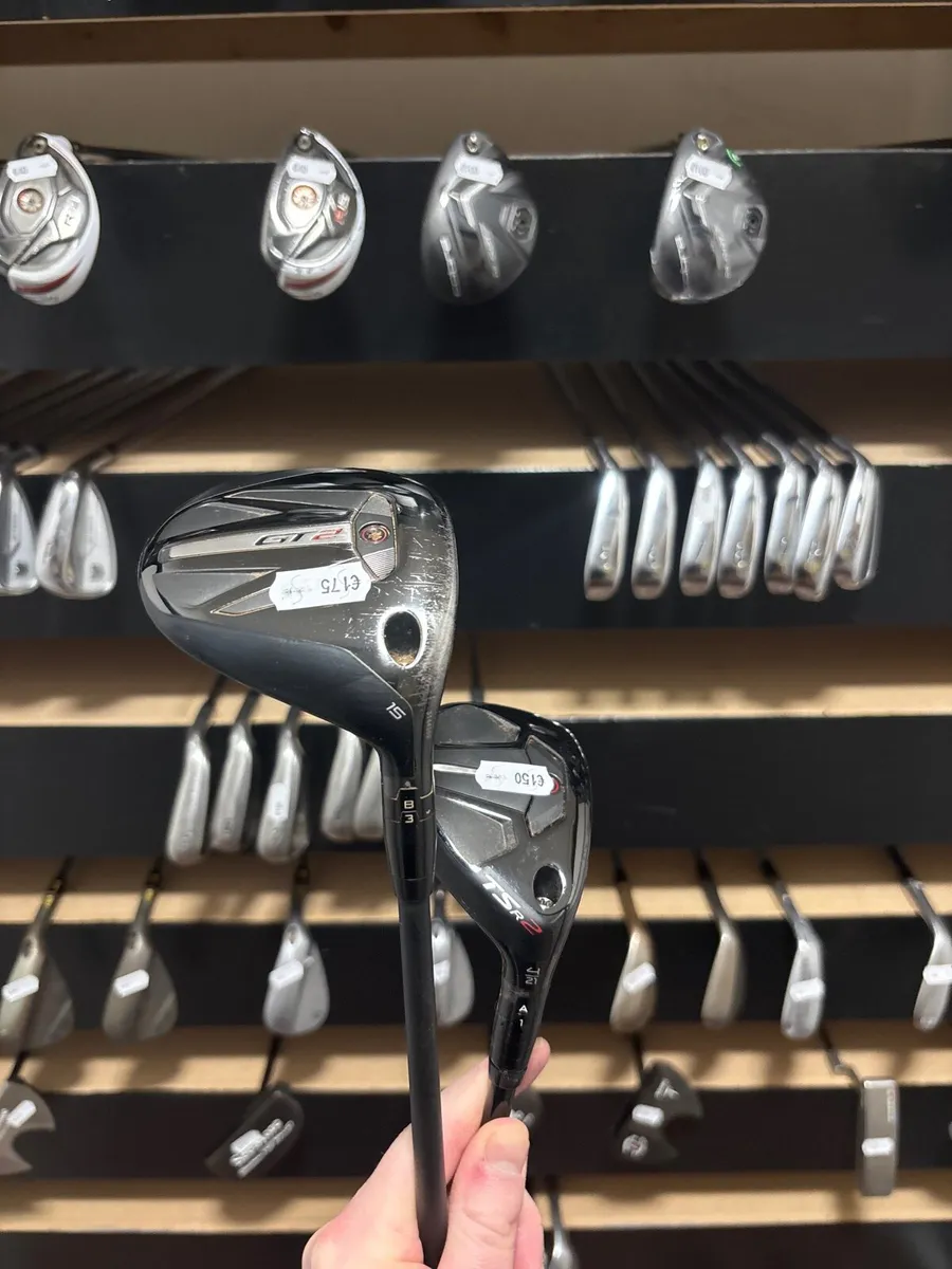 Titleist GT2 (3Wood) + TSr2 (4hybrid) Reg Flex - Image 1