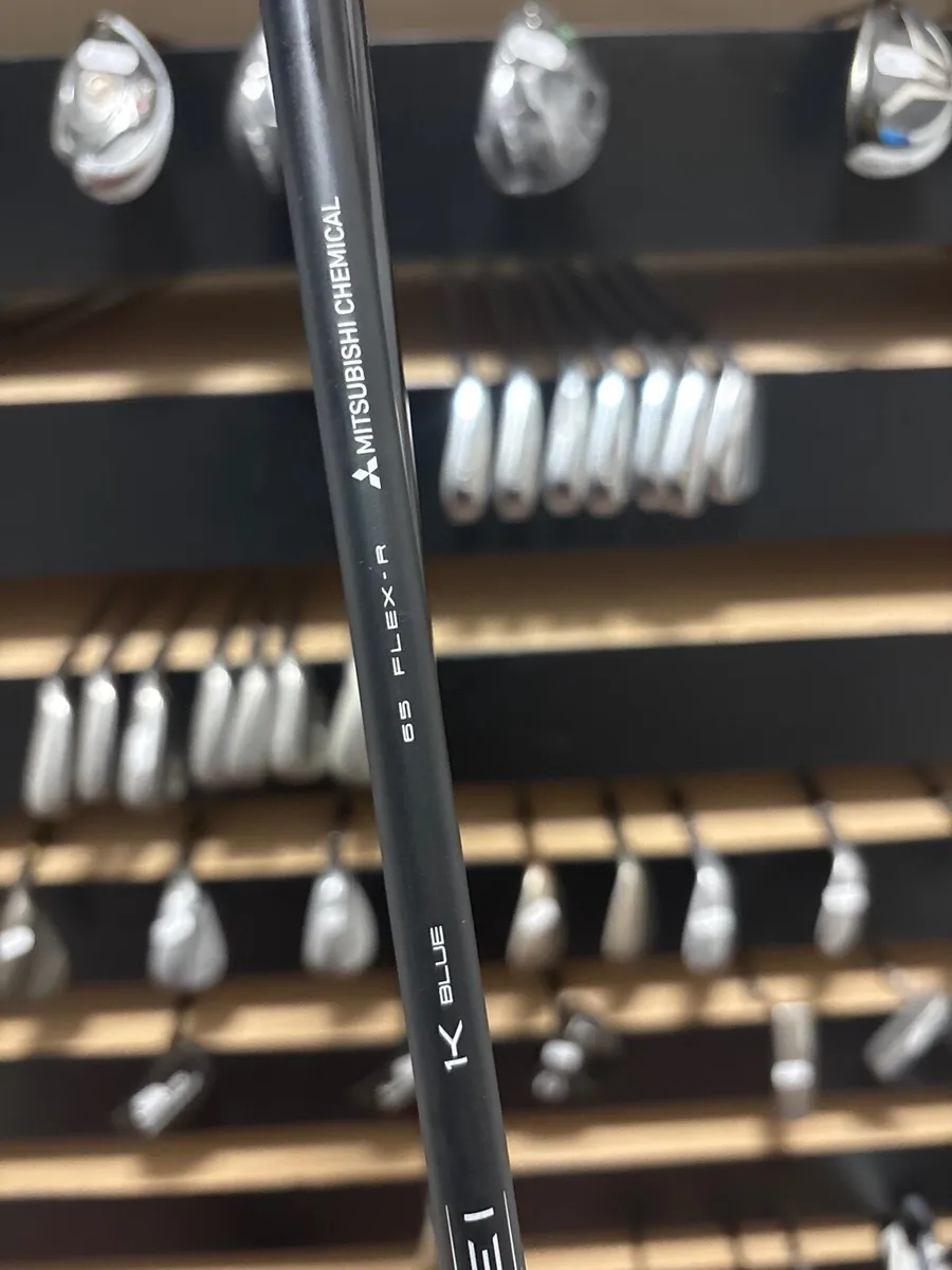 Titleist GT2 (3Wood) + TSr2 (4hybrid) Reg Flex - Image 4