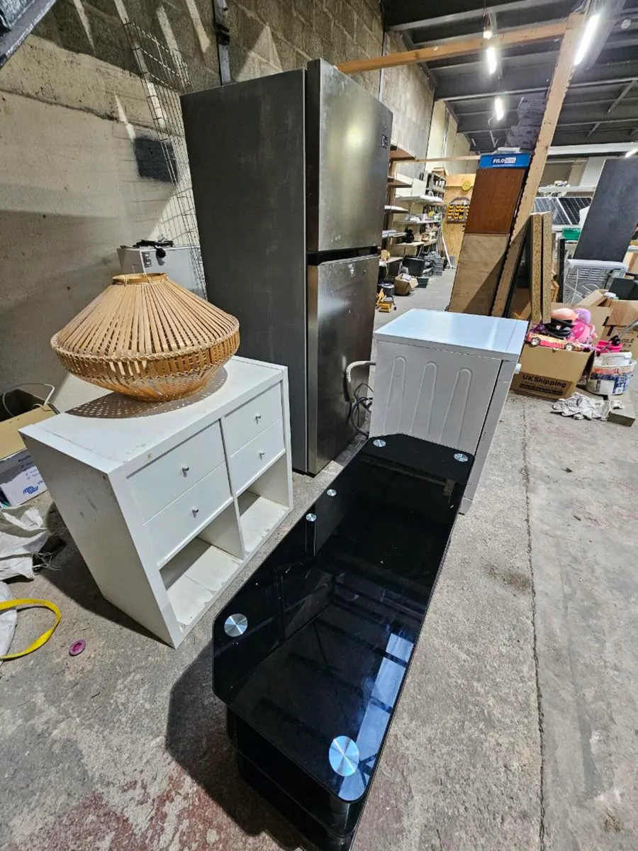 Kitchen appliances and furniture - Image 2