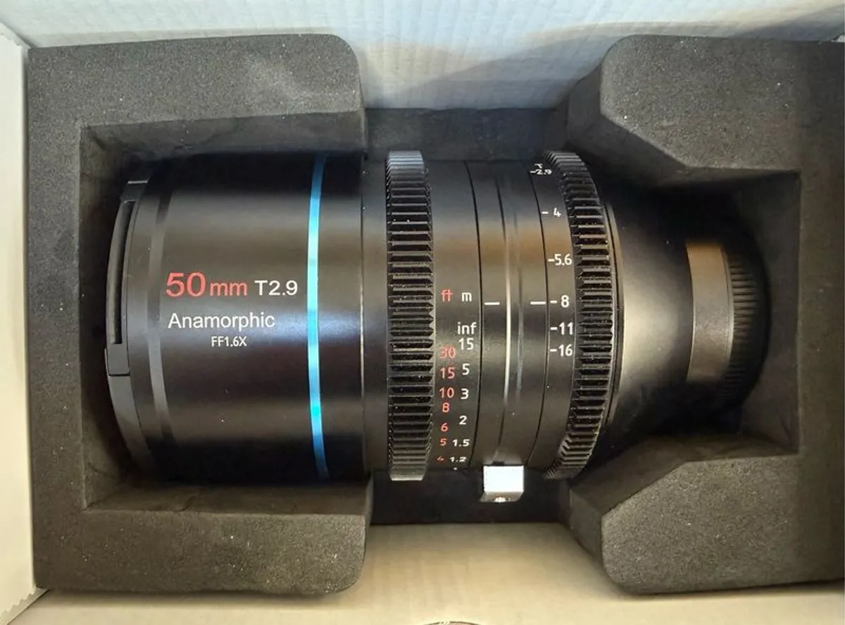 SIRUI Venus 50mm T2.9 Anamorphic lens for L-Mount - Image 2