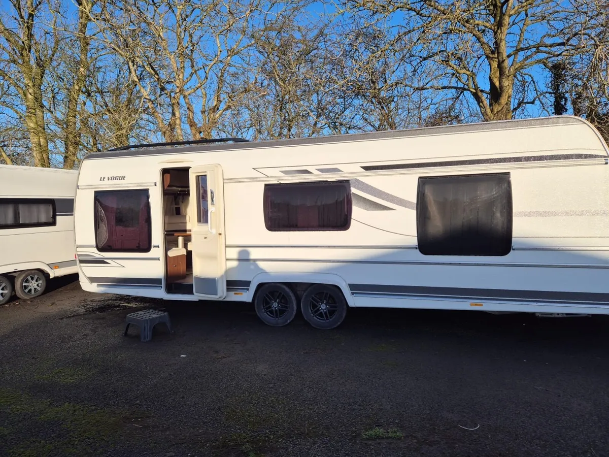 Fendt le vouge 5 berth island bed 2019 - Image 1