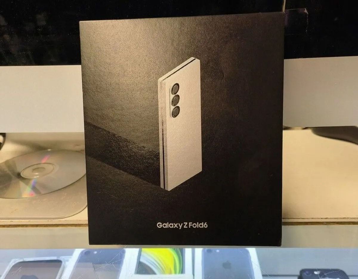 Samsung Galaxy Z Fold 6 12GB/ 256GB Dual Sim Unlocked Silver Shadow Grade A+ - Image 2