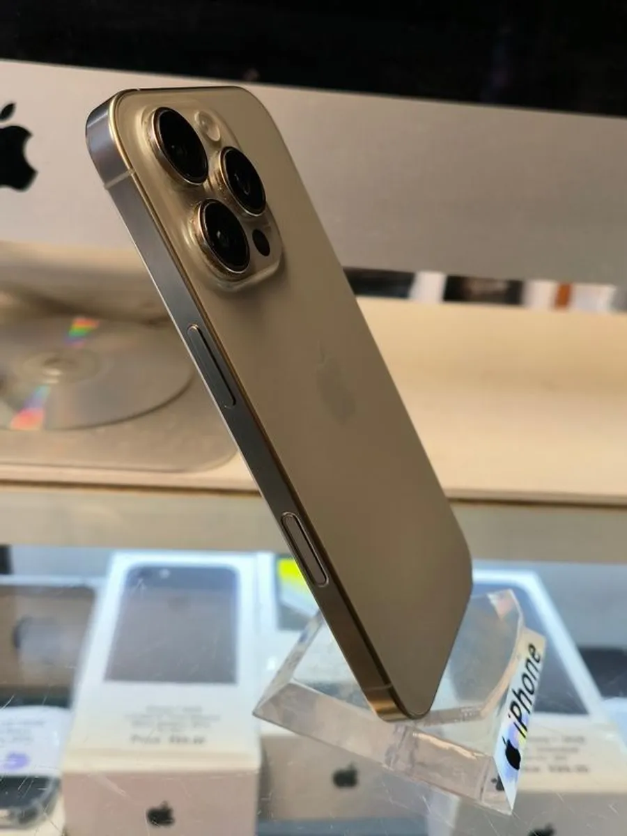 Apple iPhone 16 Pro 256GB Natural Titanium, Unlocked - Image 4