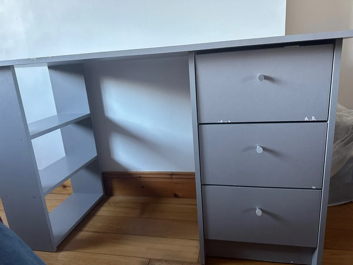 Desk - Image 2
