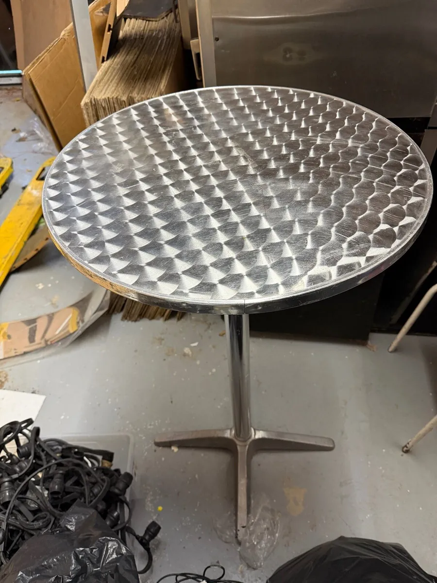 Round Flip Top Pod Tables 600mm - Image 3