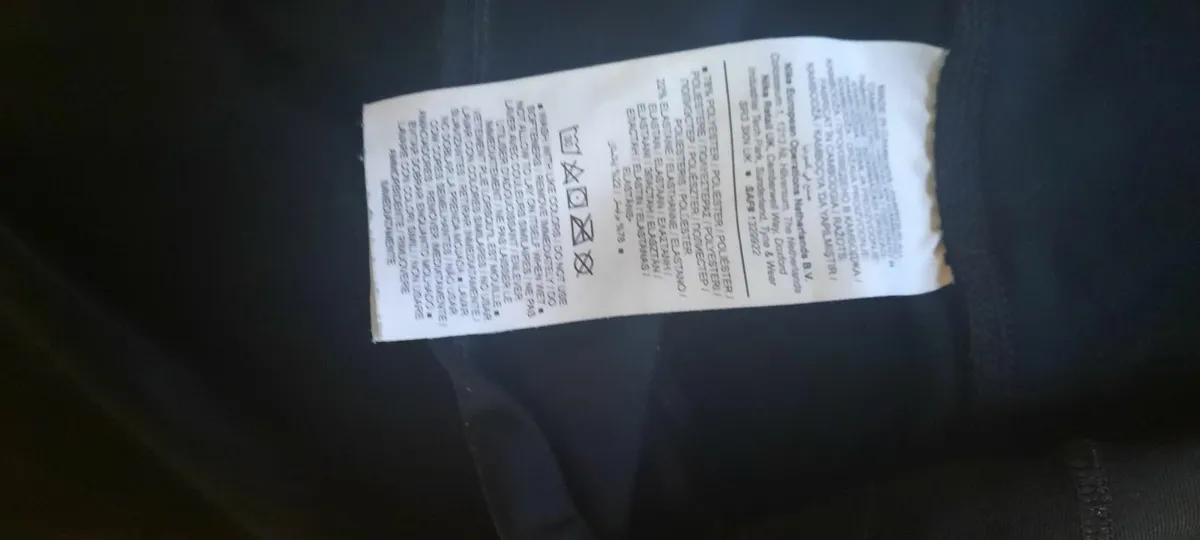 Nike- 3/4 length black leggings- size S - Image 2