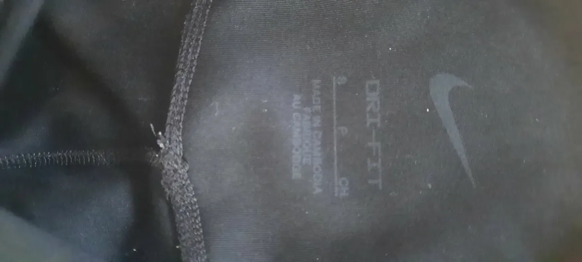 Nike- 3/4 length black leggings- size S - Image 4