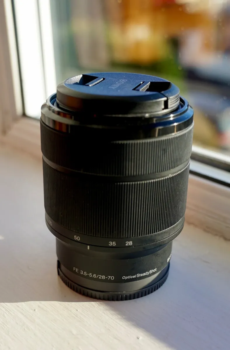 Sony FE 28-70mm f/3.5-5.6 - Image 2