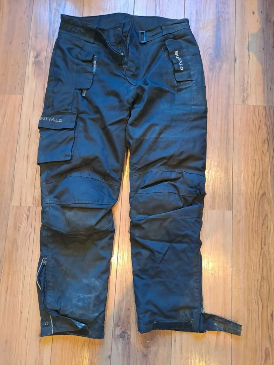 Motorbike gear and accessories for sale - Image 3