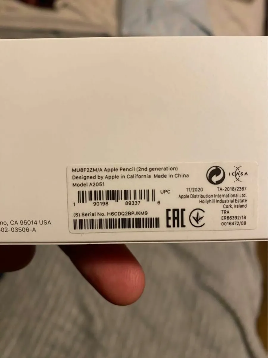 iPad Air w/ Apple Pencil 2 & Smart Folio Case - Image 2