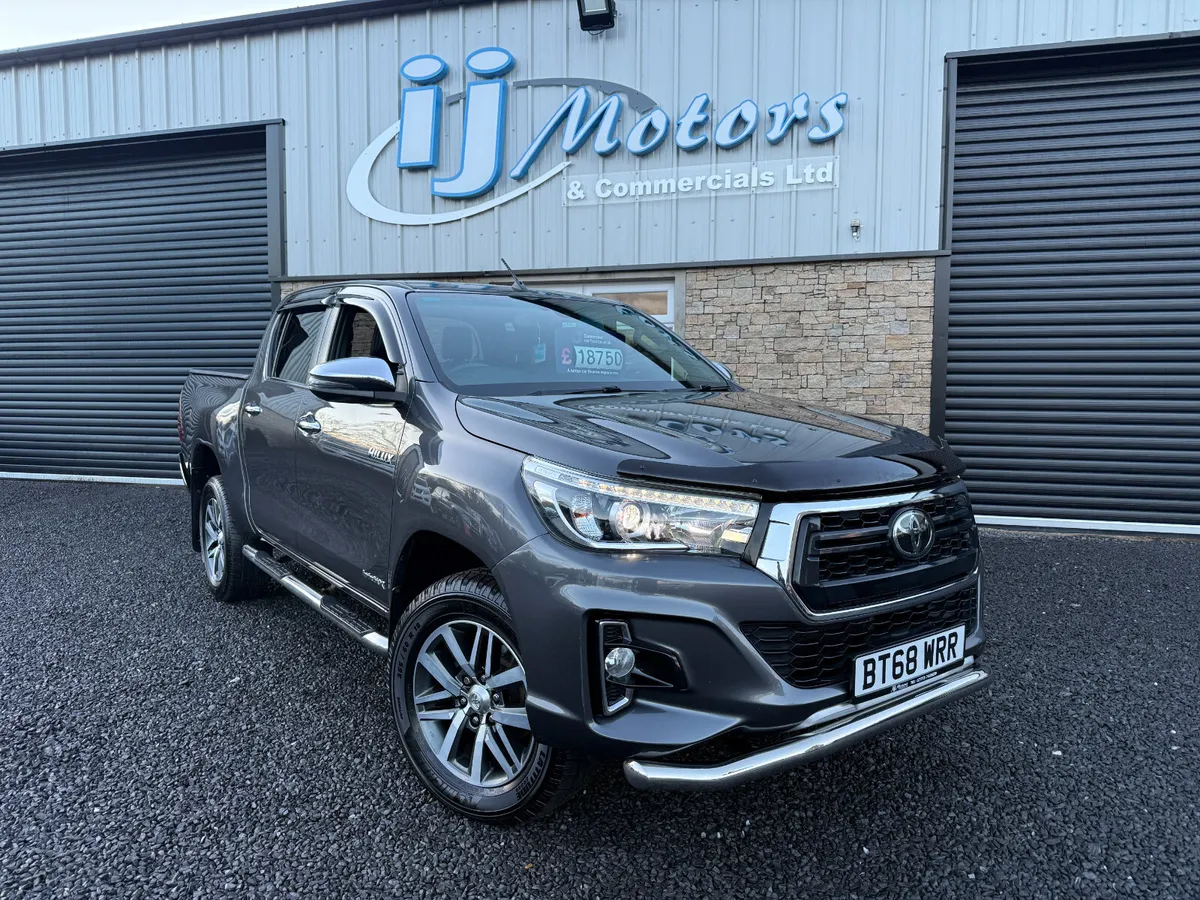 18 TOYOTA HILUX INVINCIBLE X 2.4 LTD EDITION - Image 1