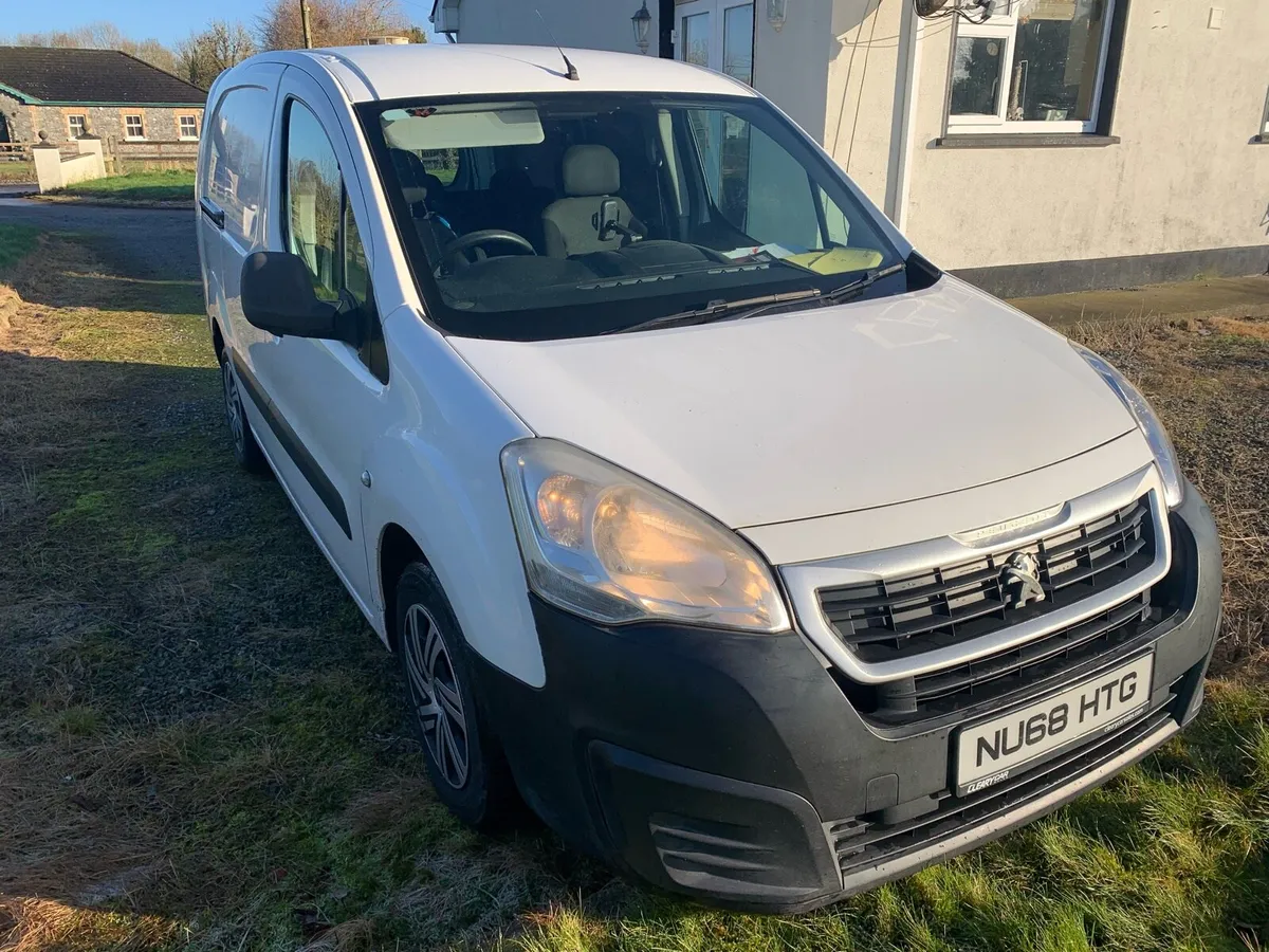 Peugeot Partner Crew Cab 2018 - Image 2