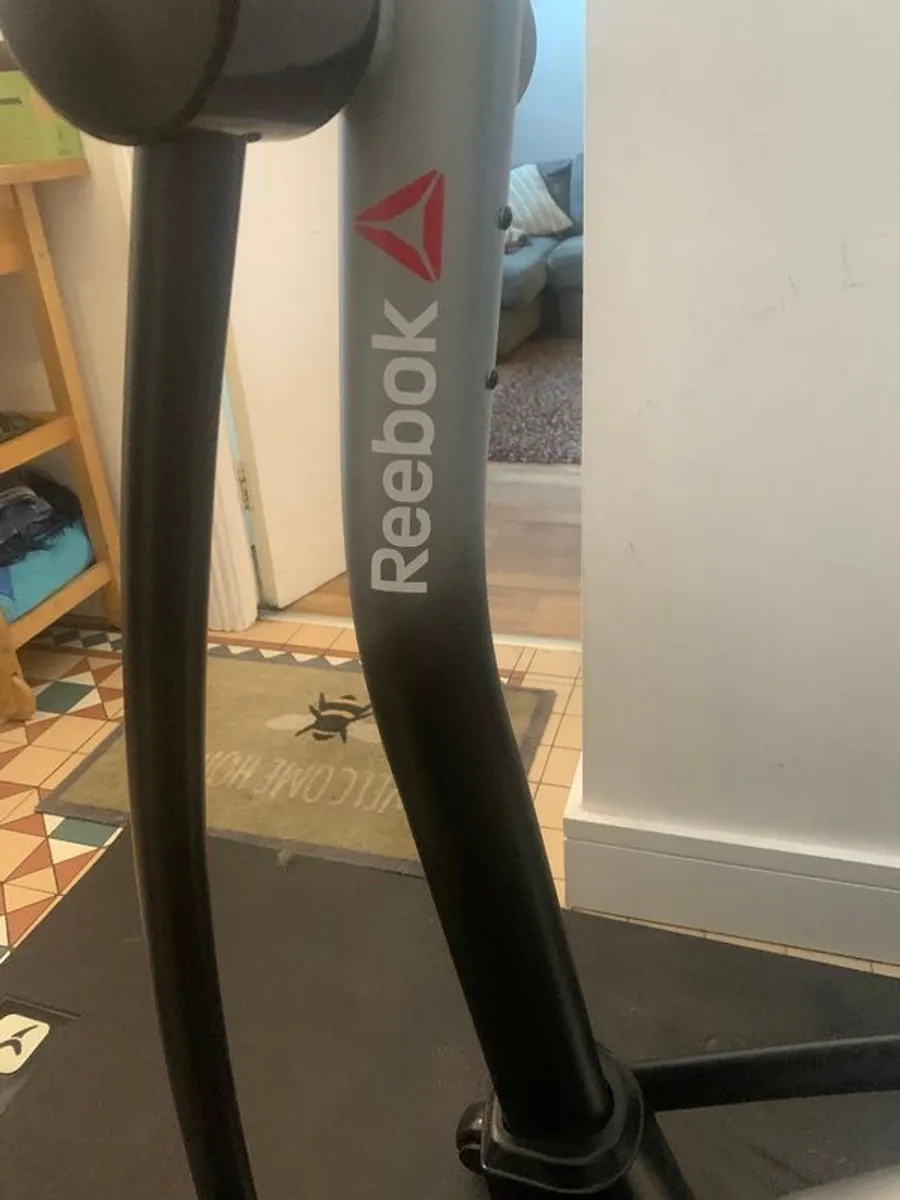 Reebok AstroRide A4.0 Eliptical trainer - Image 4