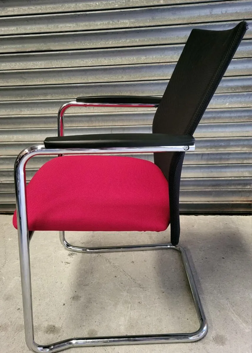 30 + Superb Quality Haworth Multi Purpose Chairs. - Image 4