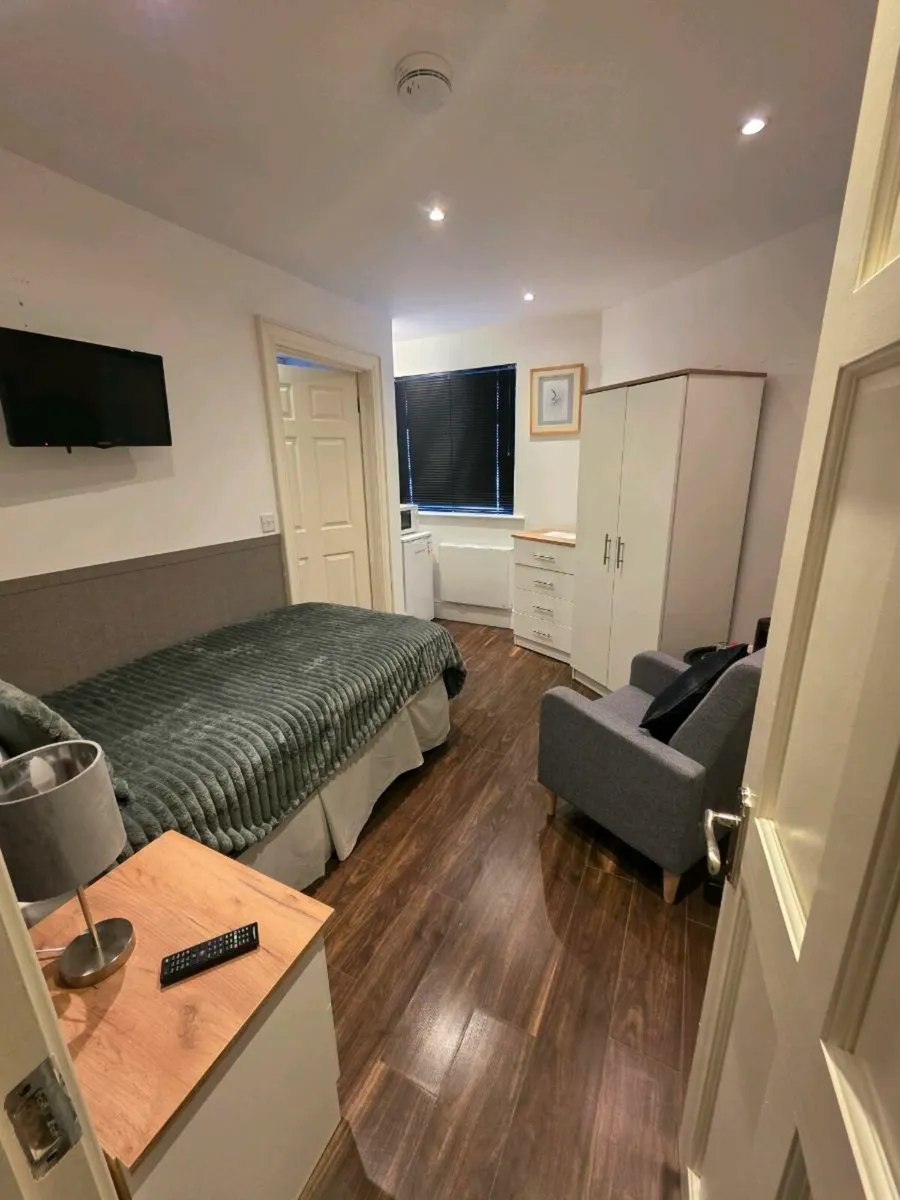 Room for Rent - Image 3