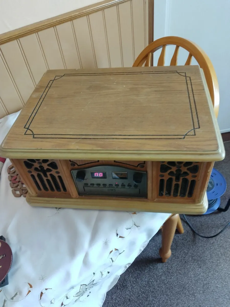 Vintage style music system - Image 2