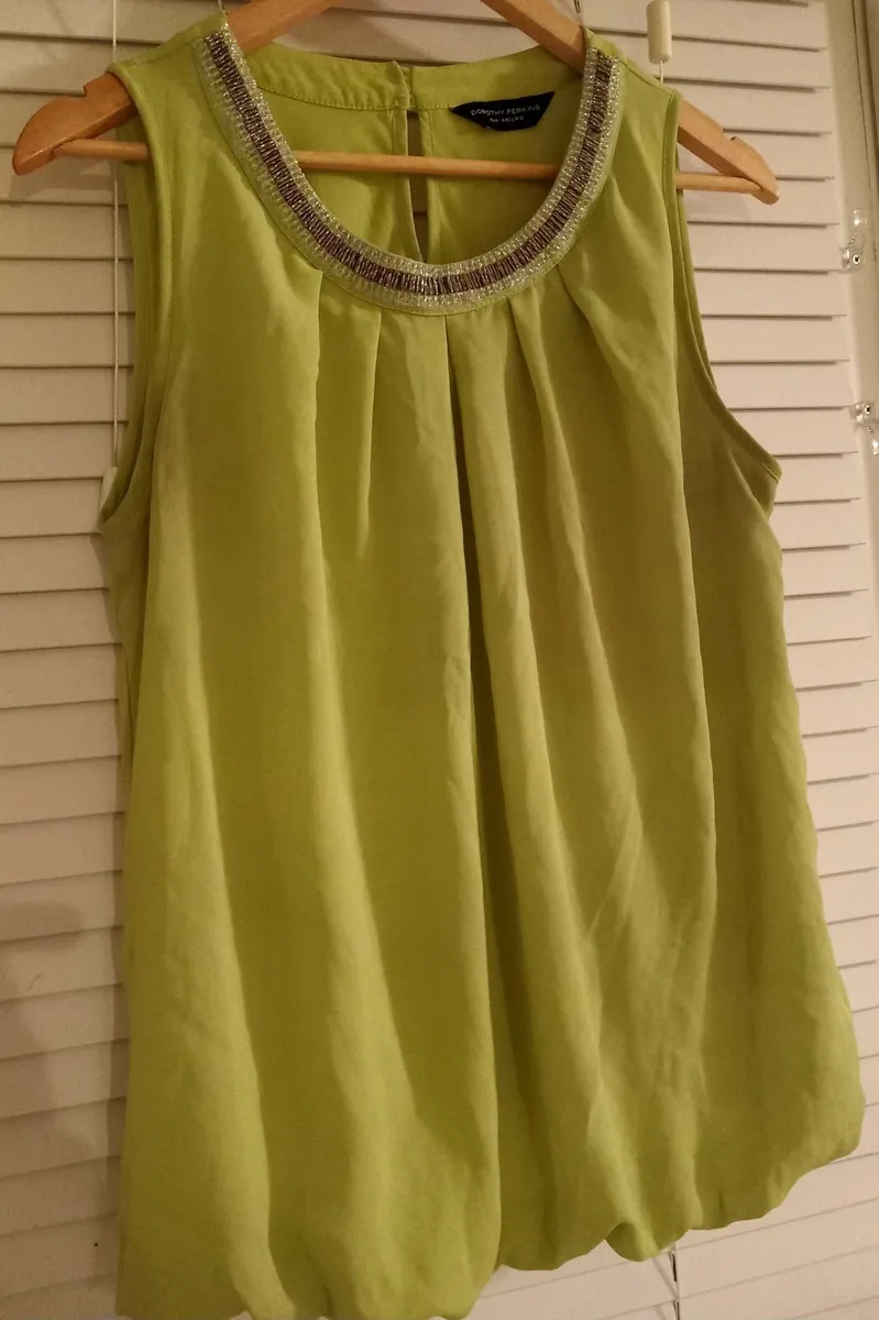 Dorothy Perkins womans top - Image 1