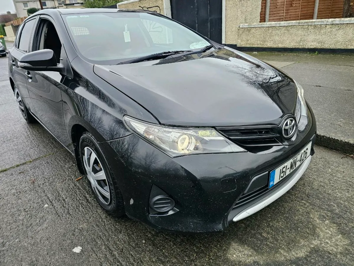 2015 Toyota Auris 1.4 D4D Comercial - Image 1