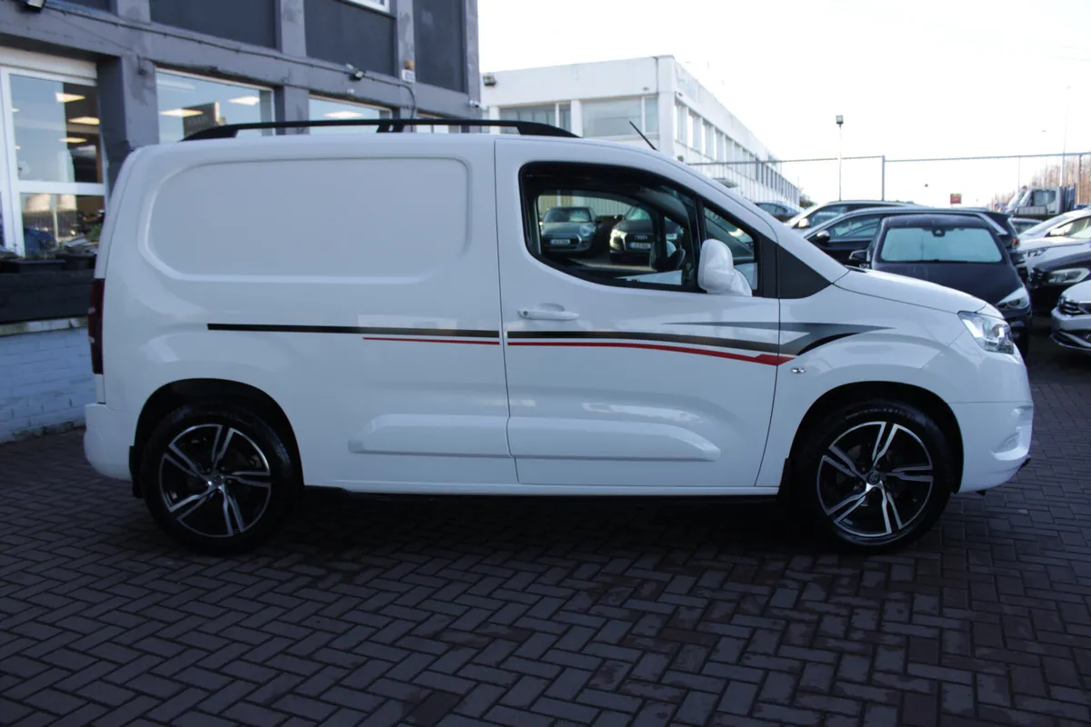 1.5D CITY EDITION  75BHP  SWB 3 SEATER AS NEW - Image 3