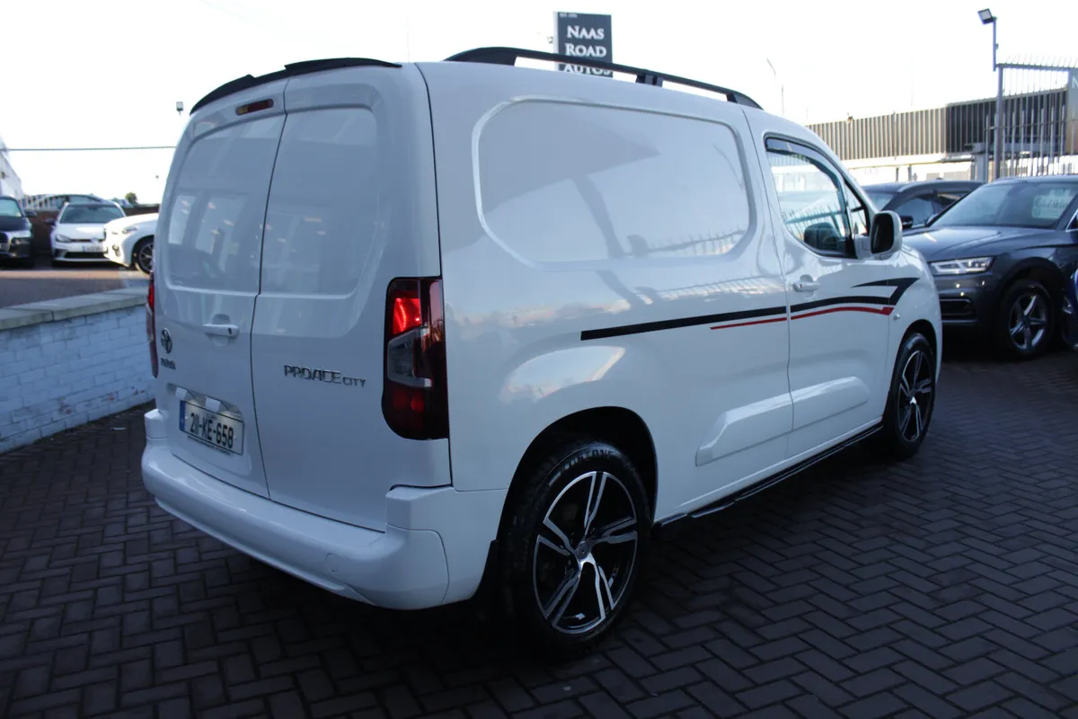 1.5D CITY EDITION  75BHP  SWB 3 SEATER AS NEW - Image 4
