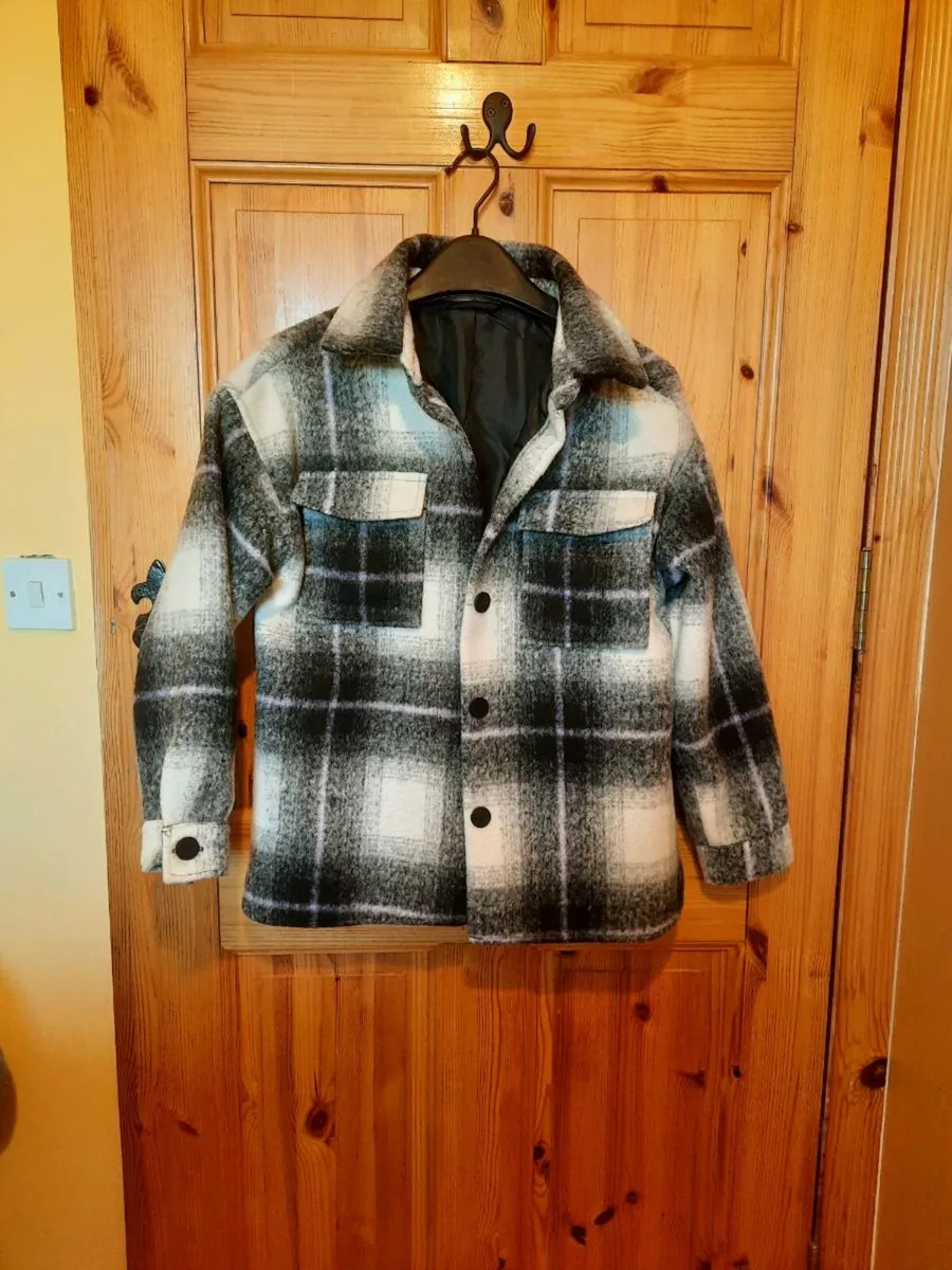 Girls' age10-11 heavy shirt-style jacket - Image 1